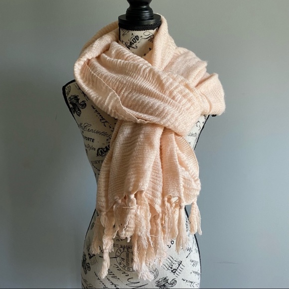 CEJON rectangle travel texture fringe scarf blush - Picture 1 of 4